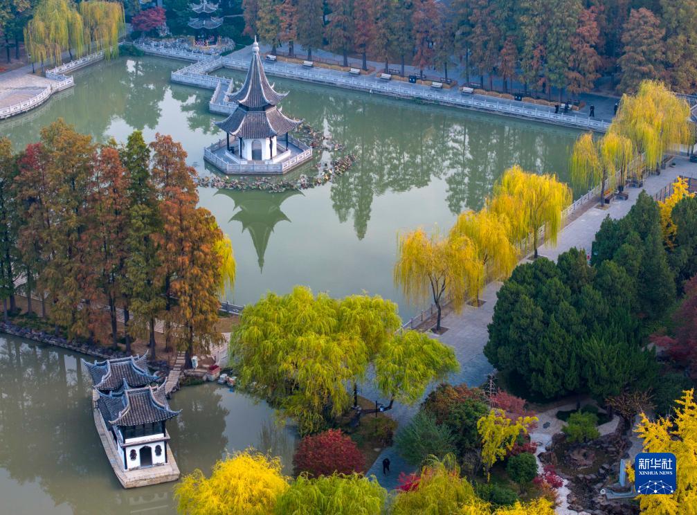 カラフルで美しい中國(guó)各地の初冬の景色