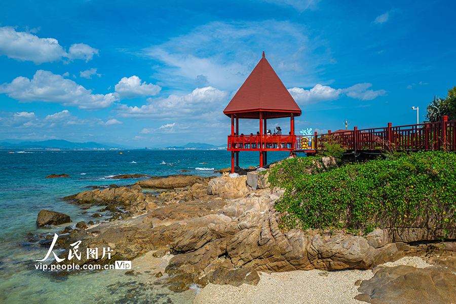 「秋冬の島巡り観光」シーズン到來し、蜈支洲島が人気に　海南省三亜