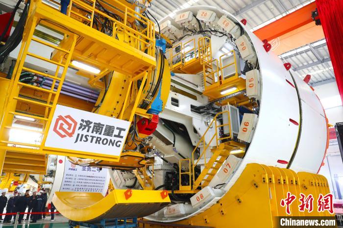 山東省初の9メートル級シールドマシン「斉魯號」がラインオフ
