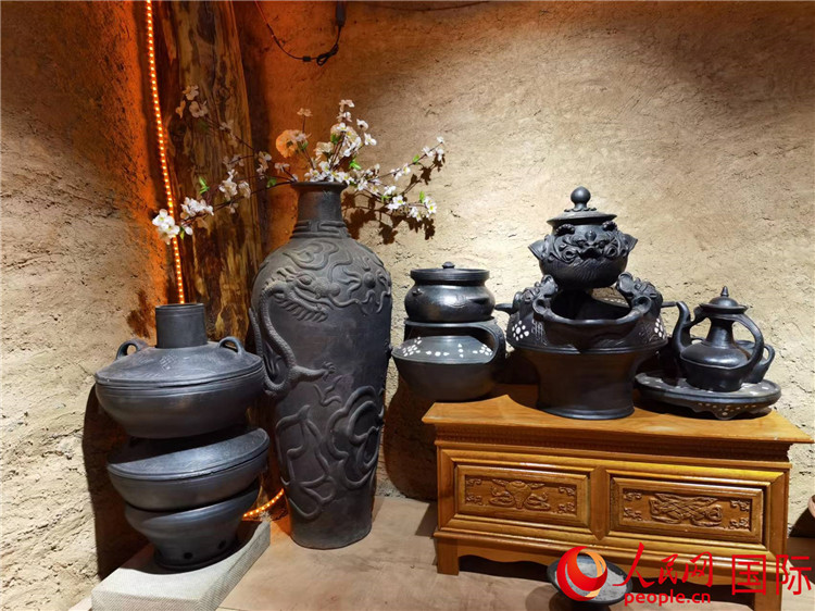 雲(yún)南省に伝わる無(wú)形文化遺産「尼西黒陶」