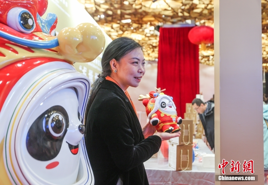 北京冬季五輪の人気キャラ氷墩墩の辰年バージョン「竜墩墩」登場！