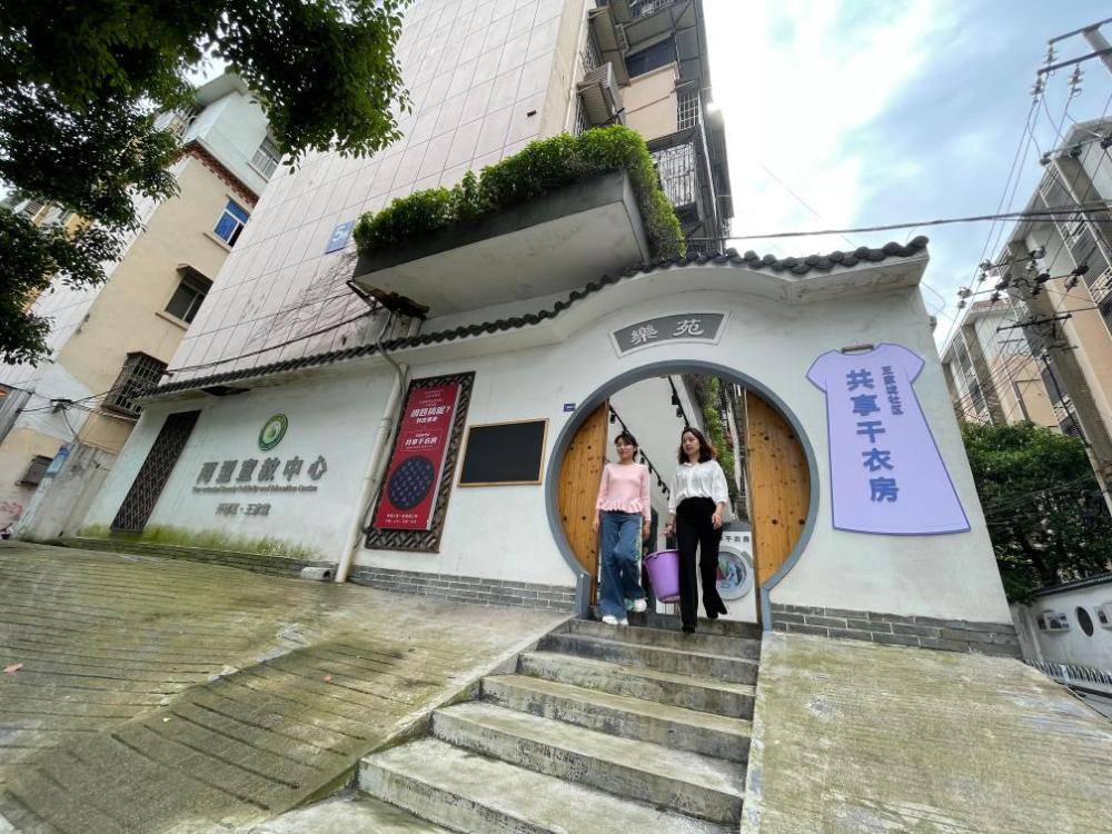 湖南省長沙市開福區(qū)王家壠コミュニティに設(shè)置されている「共有物干し場」は、コミュニティの住民の「洗濯物を干すスペースが足りない」という問題を解決（寫真提供?王家壠コミュニティ）。