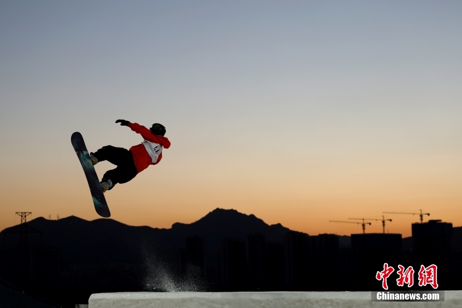 スノボW杯ビッグエア決勝、蘇翊鳴選手が日本人選手を抑え優(yōu)勝　北京