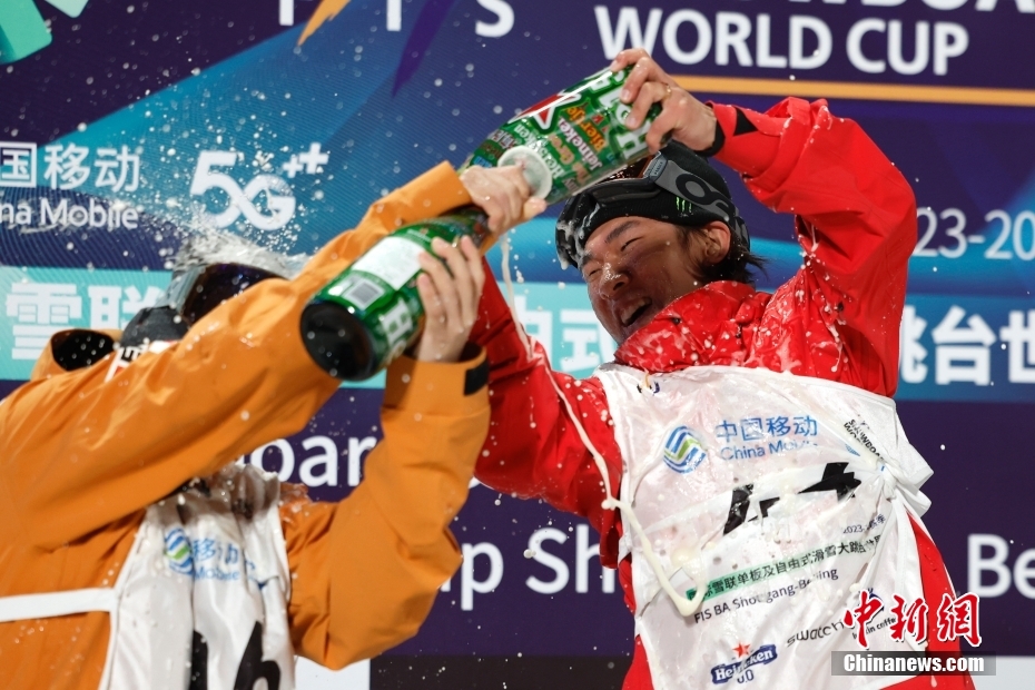 スノボW杯ビッグエア決勝、蘇翊鳴選手が日本人選手を抑え優(yōu)勝　北京