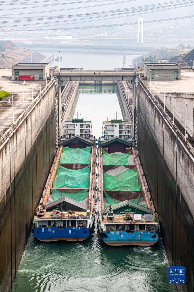 三峽閘門の通過貨物量が2022年上回る