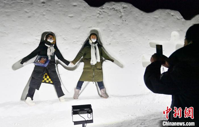 氷と雪のテーマパーク「長(zhǎng)春氷雪新天地」がオープン　吉林省