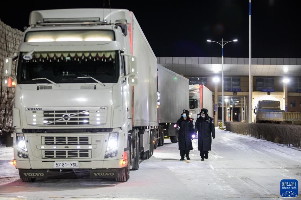 二連浩特公路口岸で「24時間貨物通関サービス」を初試行　內(nèi)蒙古