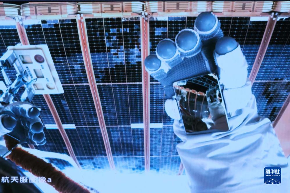 「神舟17號」の乗組員、第1回船外活動を無事完了