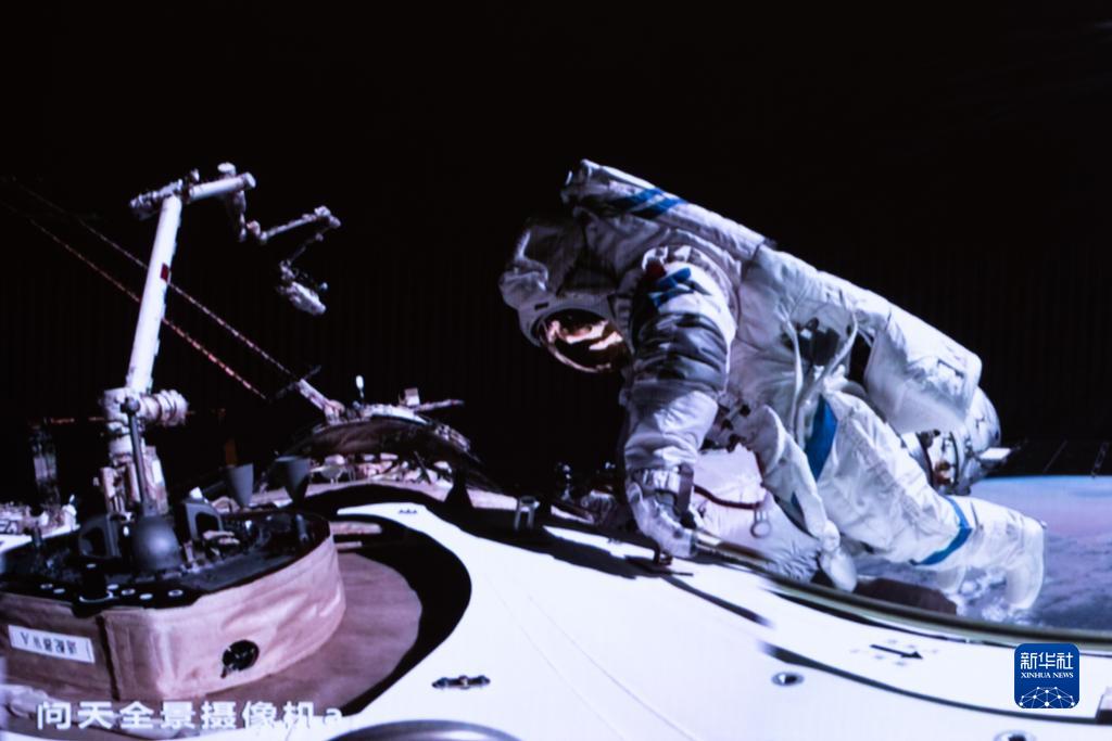 「神舟17號(hào)」の乗組員、第1回船外活動(dòng)を無(wú)事完了