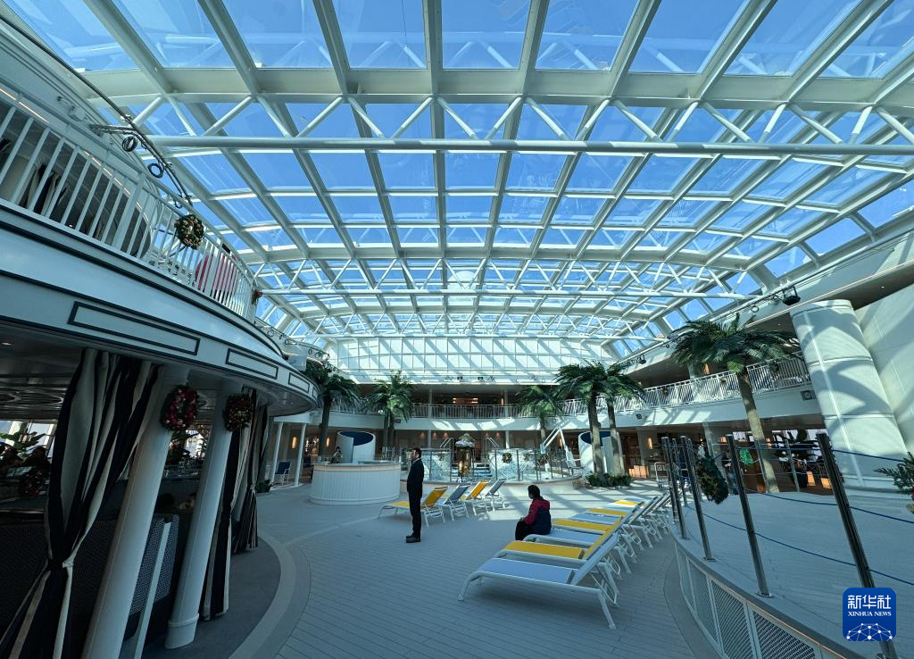 中國初の國産大型クルーズ船が試験航行を?qū)g施　上海