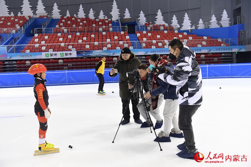 ネットメディア取材チームが第14回冬季運(yùn)動會の開催地の呼和浩特へ