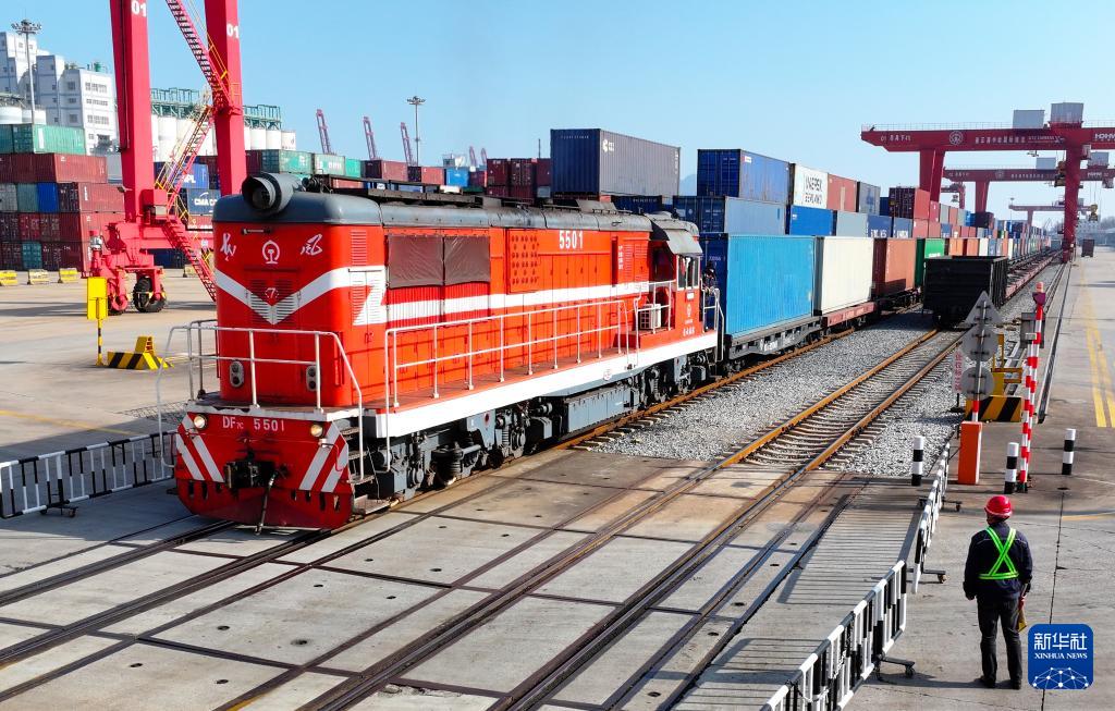 新年初の中歐班列が出発　江蘇省連雲(yún)港