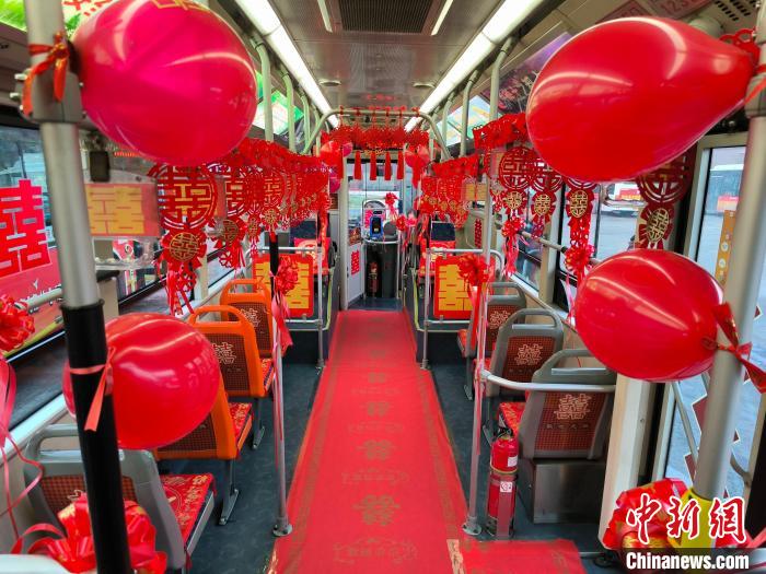 「ウェディングバス」で低炭素なロマンチック?ウェディングを演出　內(nèi)蒙古