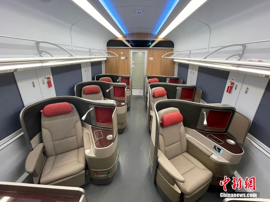 CR200J—C型高速列車「復興號」が中國西北エリアに初登場