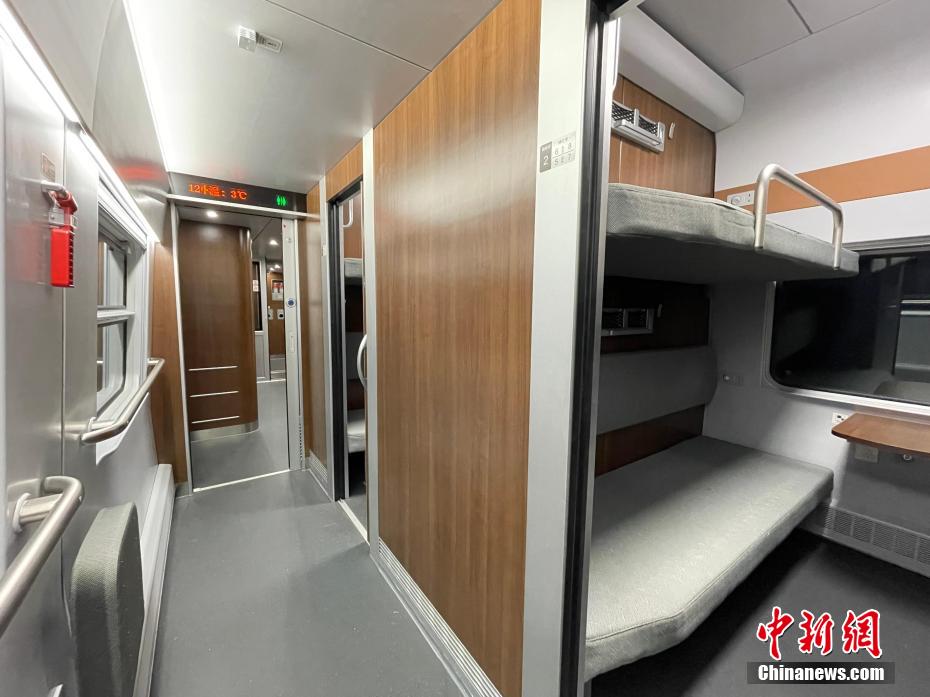 CR200J—C型高速列車「復(fù)興號(hào)」が中國西北エリアに初登場(chǎng)