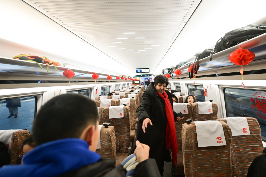 スマート高速列車「復(fù)興號(hào)」が青蔵高原で初の導(dǎo)入へ