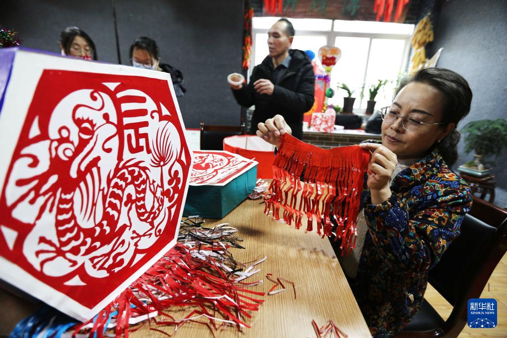 春節(jié)を前に中國(guó)全土で進(jìn)む様々な「春節(jié)作品」作り