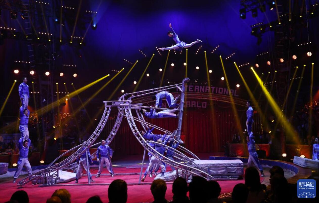 中國(guó)雑技団がモンテカルロ國(guó)際サーカスフェスティバルで金賞と銀賞を獲得　モナコ