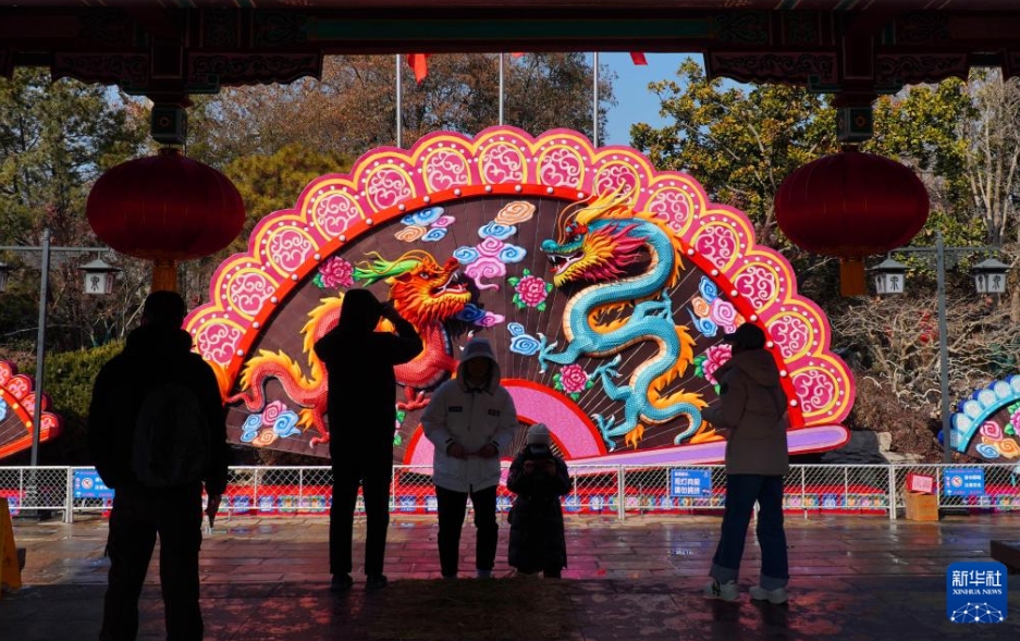 ランタンや飾りで彩り、春節(jié)の到來待ちわびる山東省済南