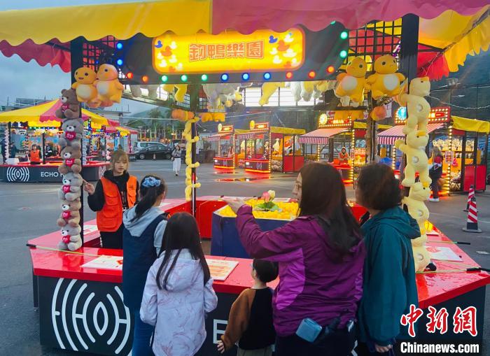 香港特區(qū)で春節(jié)ムード漂う「新春ナイトマーケット」開催中