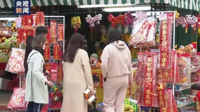 飾り提燈や年越し用品市場(chǎng)が春節(jié)ムード盛り上げる澳門特區(qū)