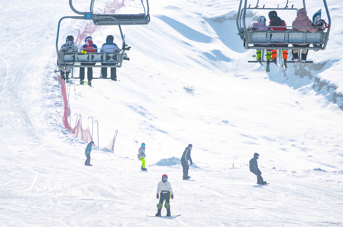 春節(jié)連休はアイス?スノースポーツを楽しもう　新疆?昌吉