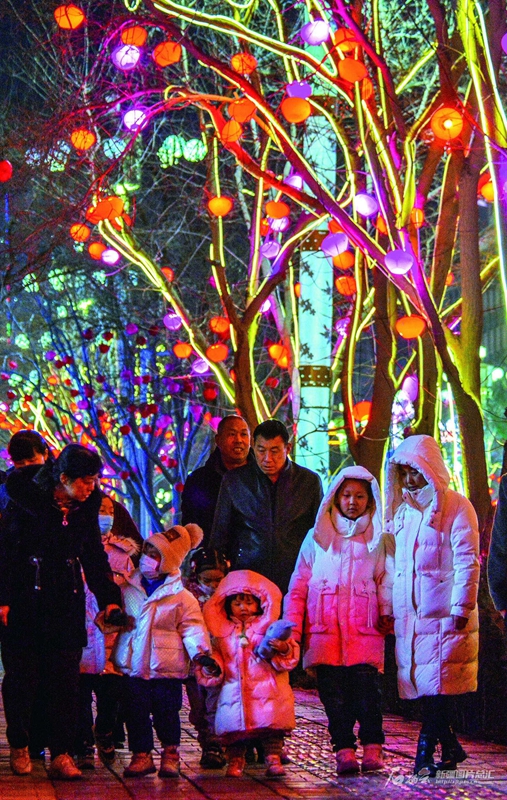 楽しく春節(jié)を祝う新疆、幸福感あふれる新春の佳き日