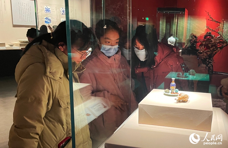 江西省南昌市、皇室専用の「御磁」を眺めて新年を迎える