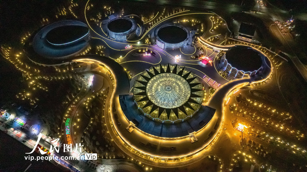 美しい夜景広がる華東花木大世界　江蘇省沭陽(yáng)