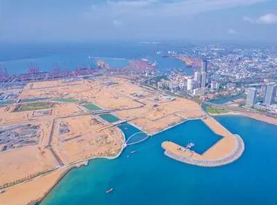 上空から見たコロンボ?ポートシティ(撮影?向楠)