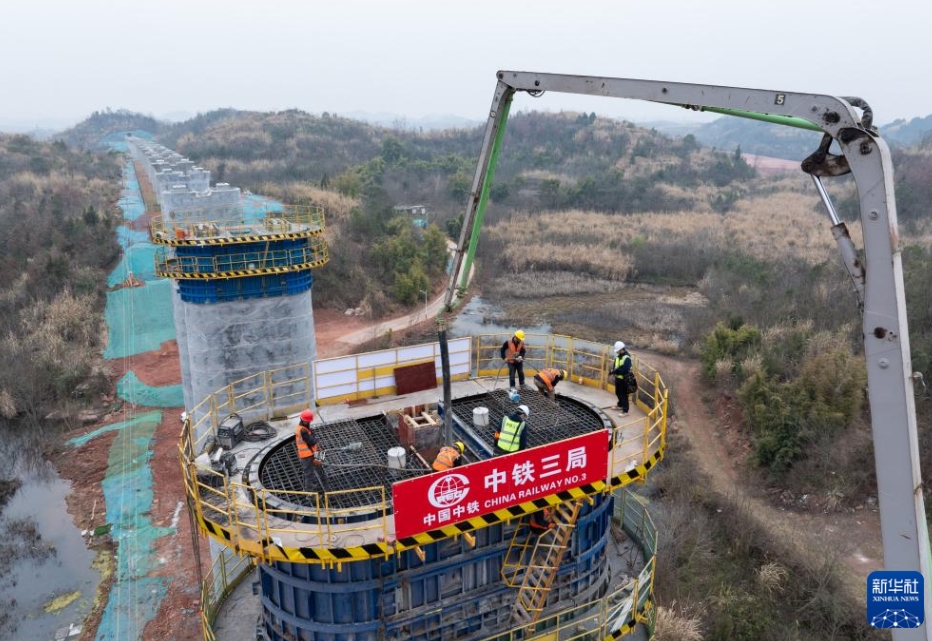 順調(diào)に建設(shè)進(jìn)む「成渝中線高速鉄道」