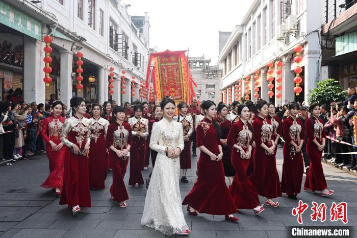 2024年「潮州青竜廟會(huì)」、無(wú)形文化遺産の民俗蕓能が続々登場(chǎng)　広東省