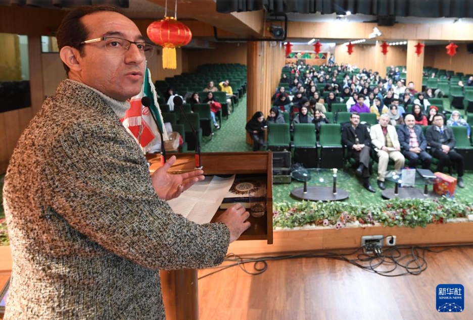 イランの大學(xué)で中國(guó)文化體験イベント