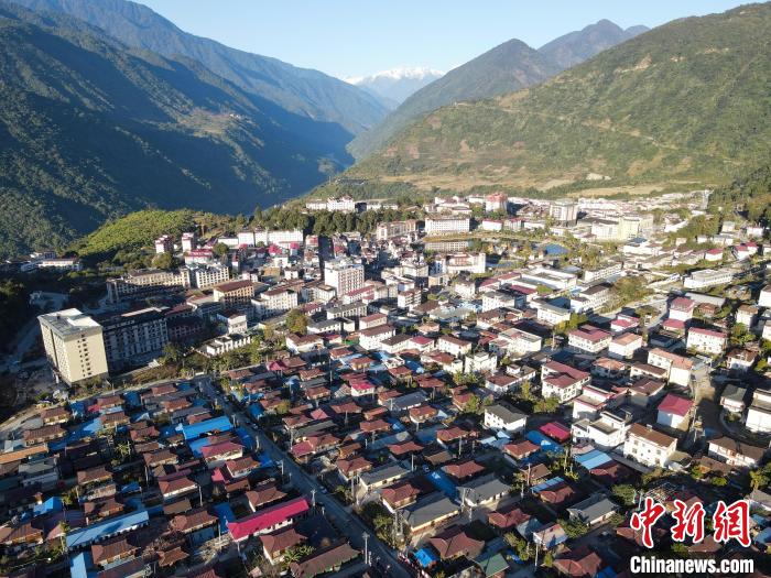 2023年12月、空から撮影した墨脫県の全景。（撮影?江飛波）