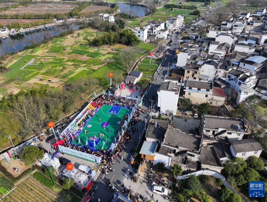 安徽省の古村で農(nóng)村バスケットボール國際試合開催