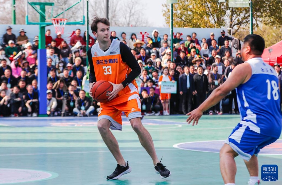 安徽省の古村で農(nóng)村バスケットボール國際試合開催