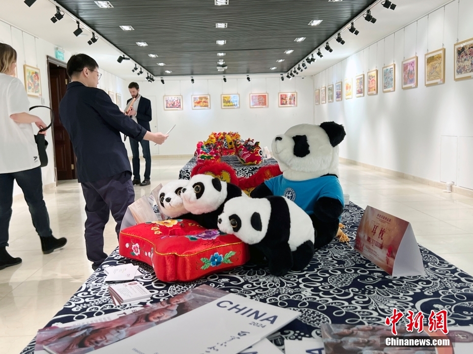 モスクワで「國風秦韻-陝西無形文化遺産逸品展」が開幕