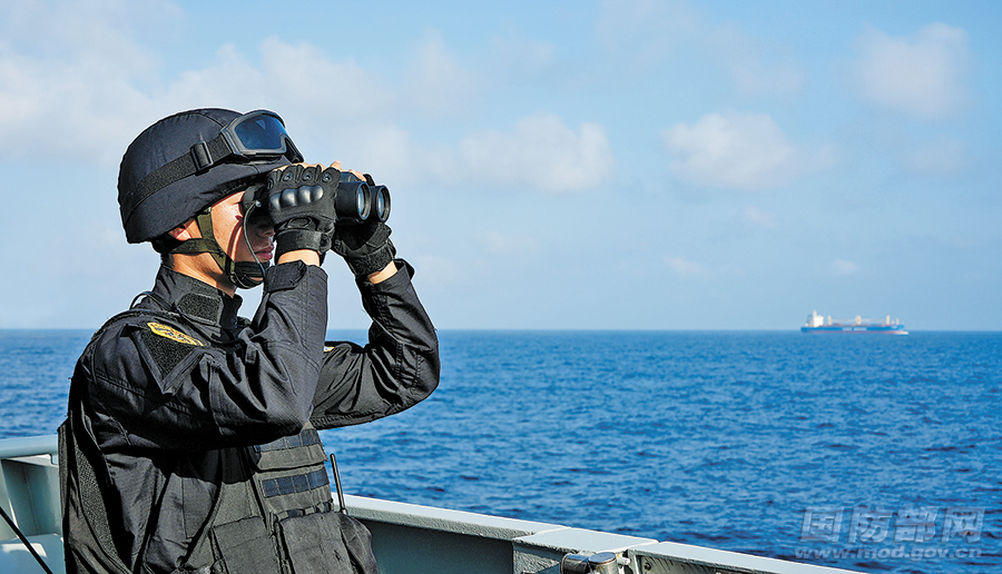 警戒にあたる特殊部隊(duì)員（撮影?張虎志）