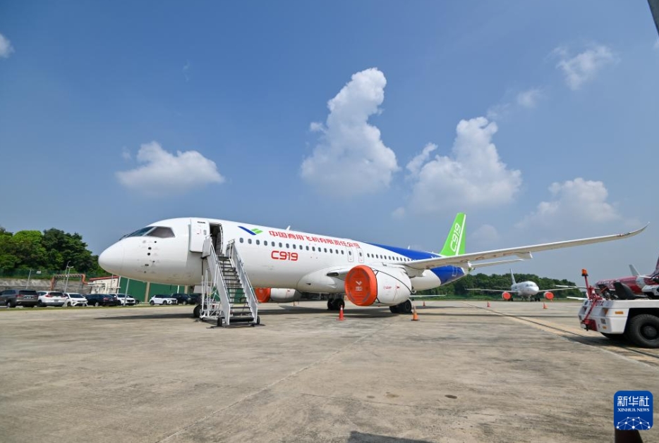 中國初の國産大型旅客機「C919」とジェット機「ARJ21」がマレーシアで公開