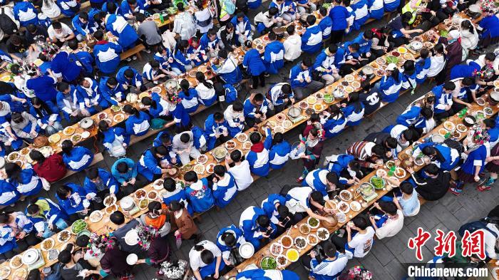 侗族の村で盛り上がり見せる無形文化遺産の研學(xué)活動　広西