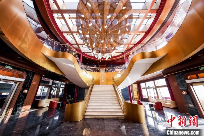 汽笛を響かせクルーズ船「古琴號」が初航行へ　湖北省武漢