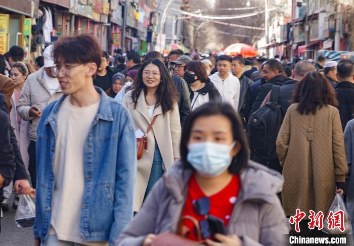 青海の特産グルメを食べ盡くす！活気に満ちた青海省西寧市の下南関街
