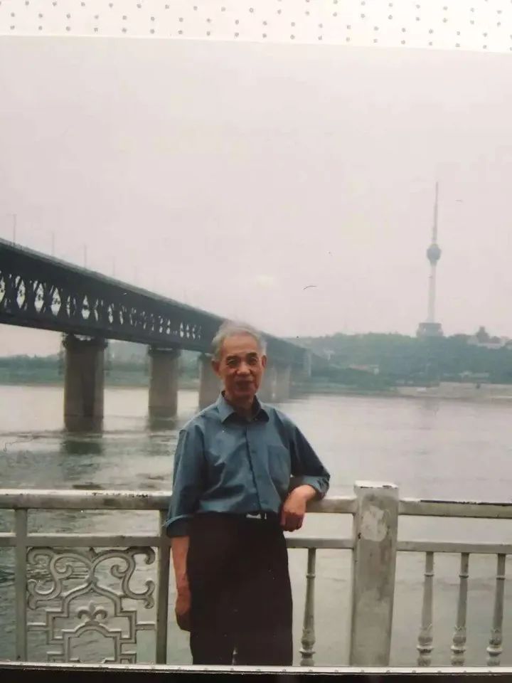 生前の周浄秋さん。