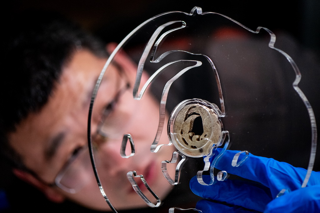 玉器の名品「玉団鳳」が公開　湖北省武漢