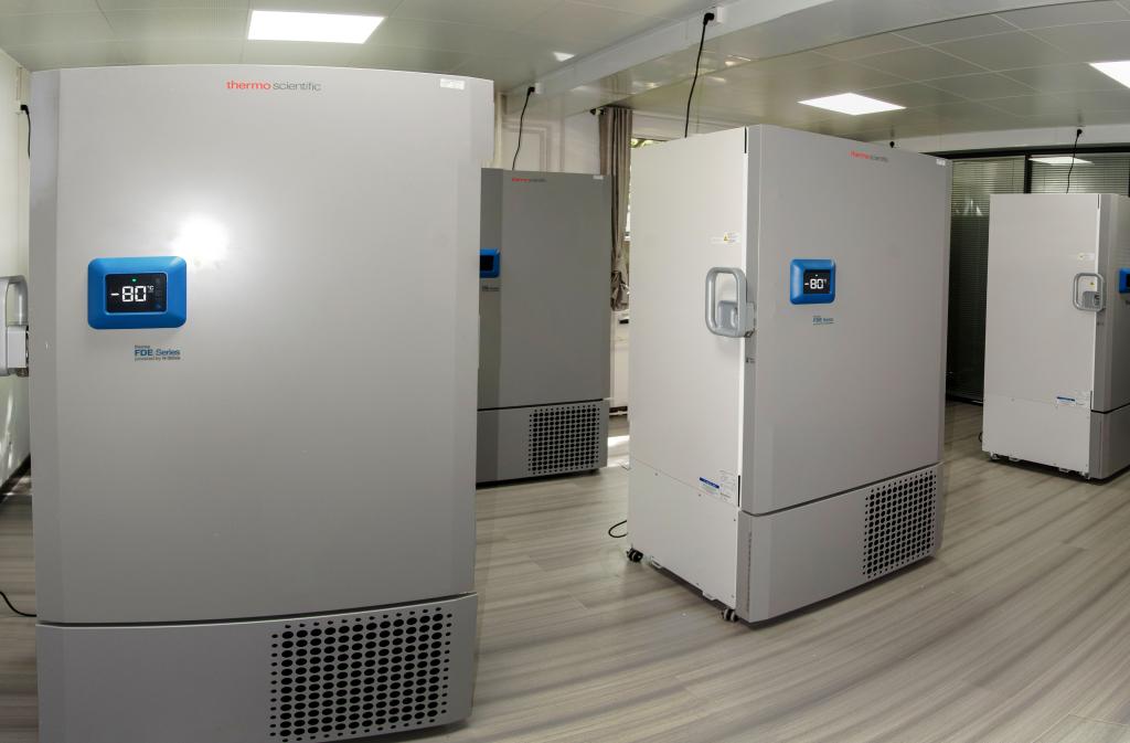 青蔵高原生物遺伝資源バンクの超低溫長期保管庫。（畫像提供は取材先）