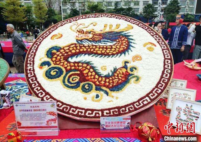 「五色糯米飯」料理コンテストが開催　広西?大化