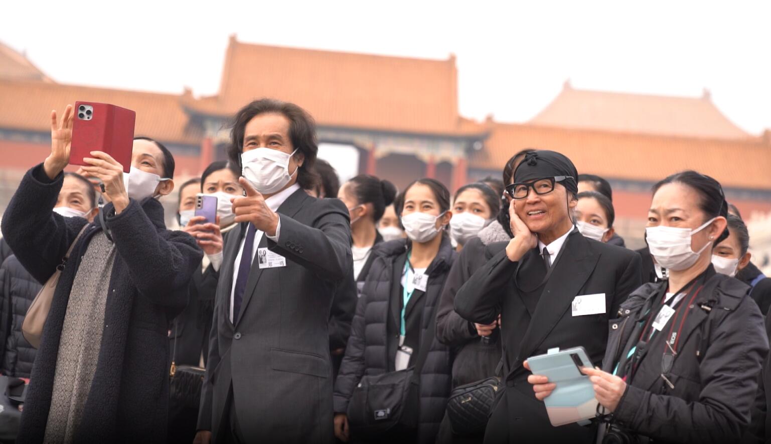 故宮を見學(xué)する松山バレエ団青年代表団。（撮影?張麗婭）