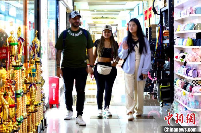 パリ五輪控え、スポーツ関連商品の受注が急増　浙江省義烏