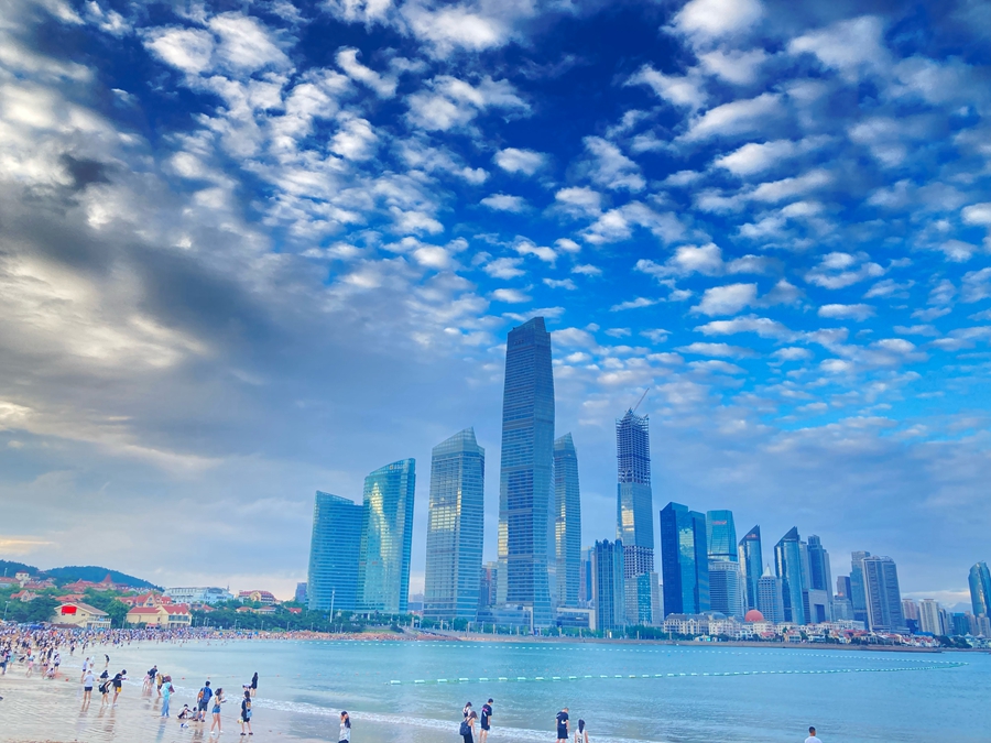 青島–空と海の間に