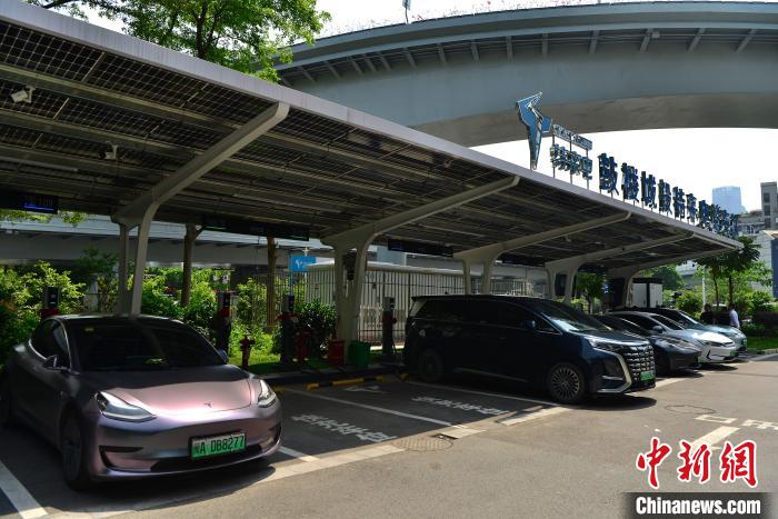 初のAIマイクログリッド?スーパー充電ステーションの運用スタート　福建省福州